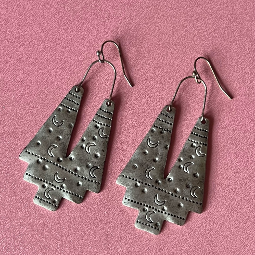 Geometric Moon Earrings 🌙